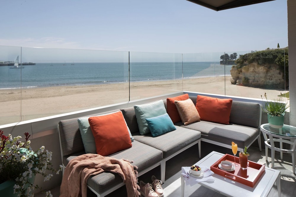 Dream Inn Santa Cruz 42/60