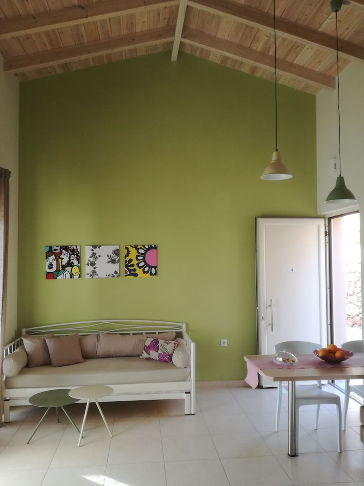 Aksos suites Accessible Accommodation 23/44