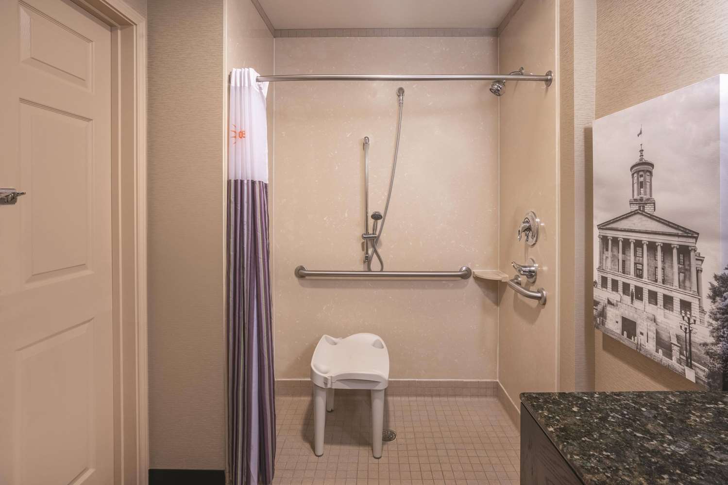 La Quinta Inn Suites Smyrna 44/45