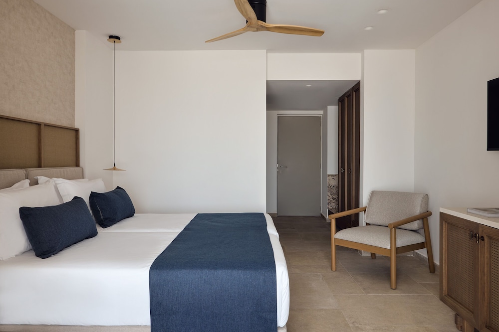 ROOM, DOUBLE BED, SEA VIEW
