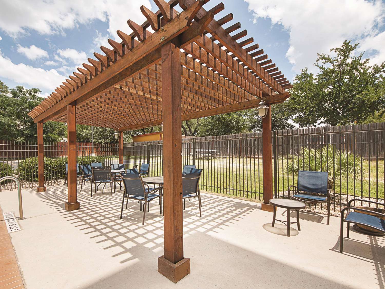La Quinta Inn & Suites by Wyndham San Antonio Northwest 59/62