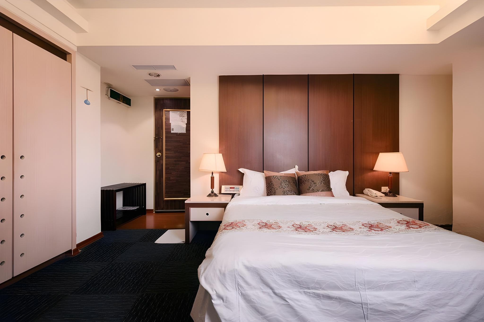 Budget, Double Bed, No Window
