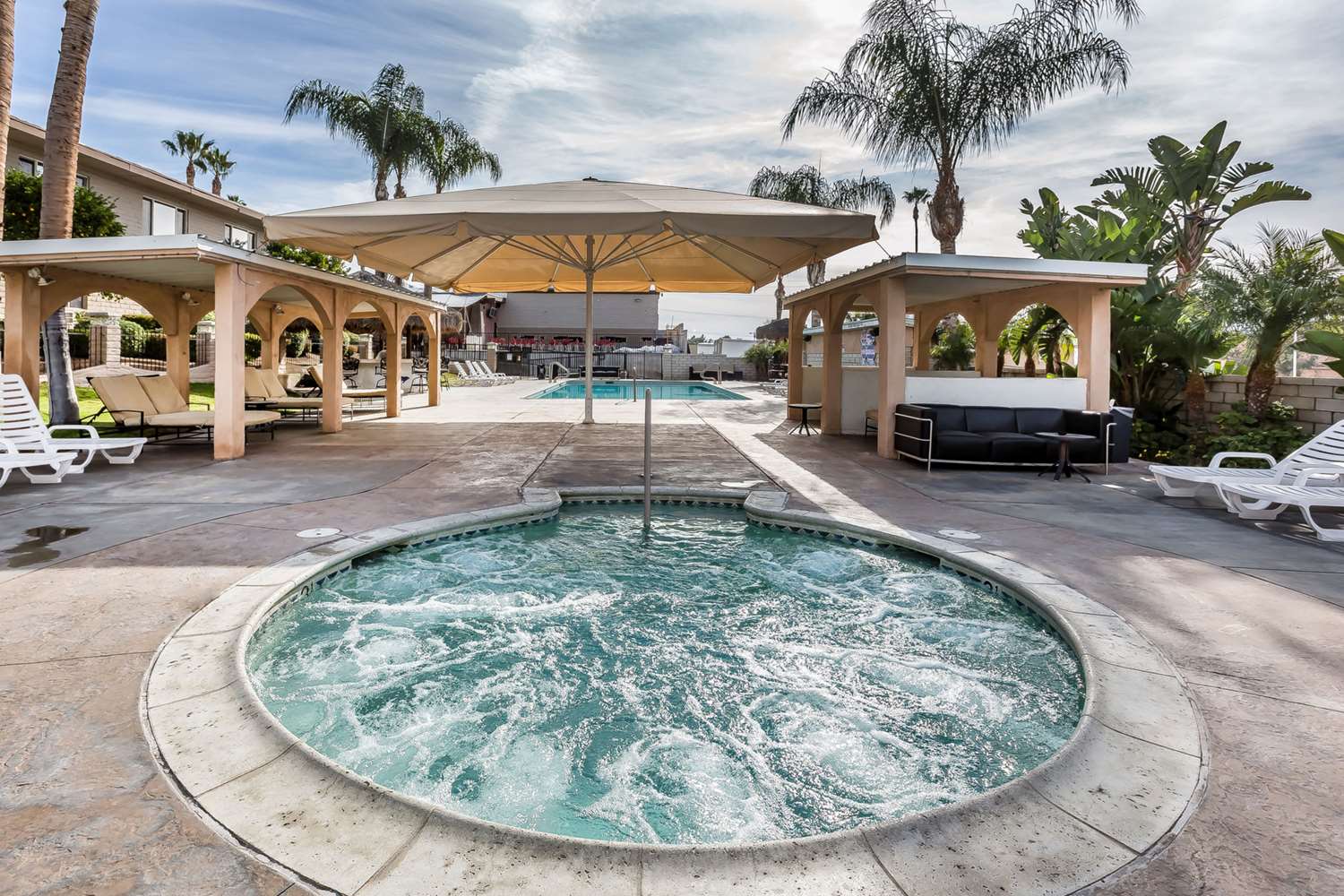 Econo Lodge Lake Elsinore 21/22