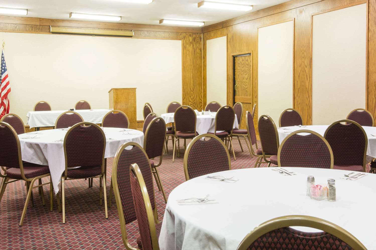 Ramada By Wyndham Enid 27/36