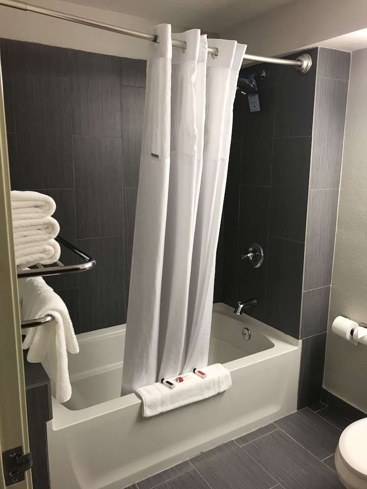 Microtel Inn & Suites by Wyndham Urbandale/Des Moines 23/47