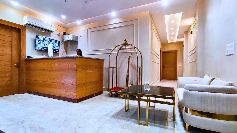 MGR Hotel Moradabad 7/50