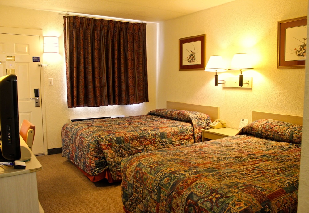 Americas Best Inns Moline 2/23
