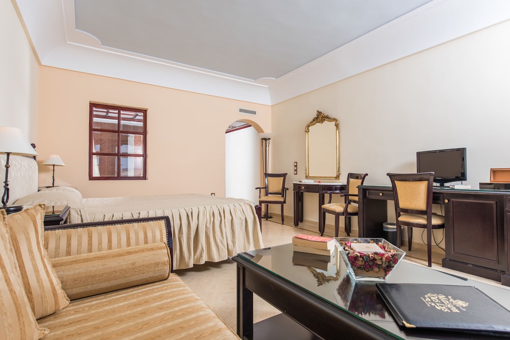 Maison De Lys Luxury Suites 50/72