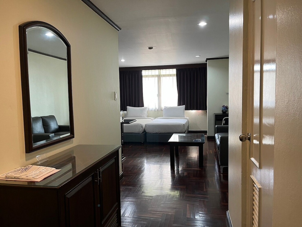 Yellow Ribbon Hills Boutique Suites 67/67