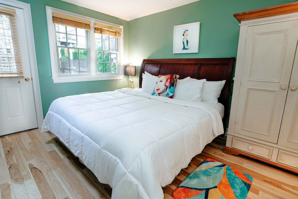 The Provincetown Hotel at Gabriel's 6/51