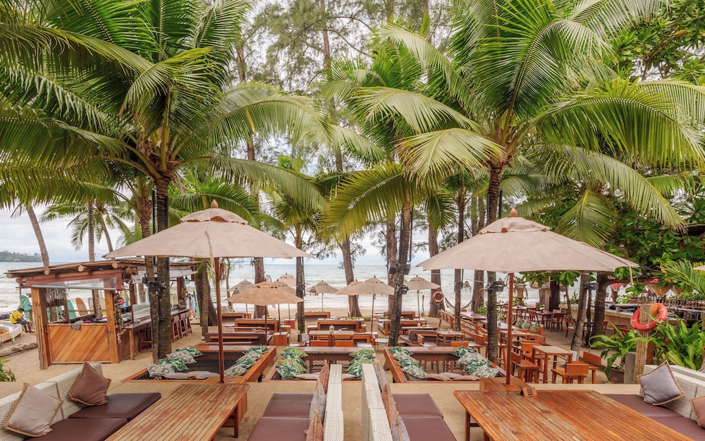 Cafe del Mar Hotel 34/50