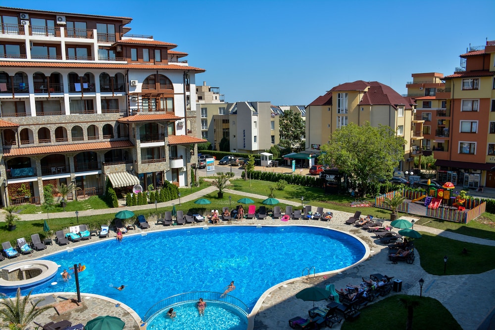 Olymp Apartcomplex 48/52