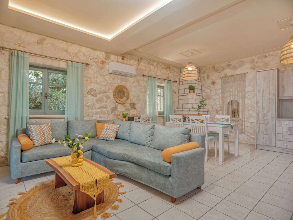 Emerald Villas 35/50