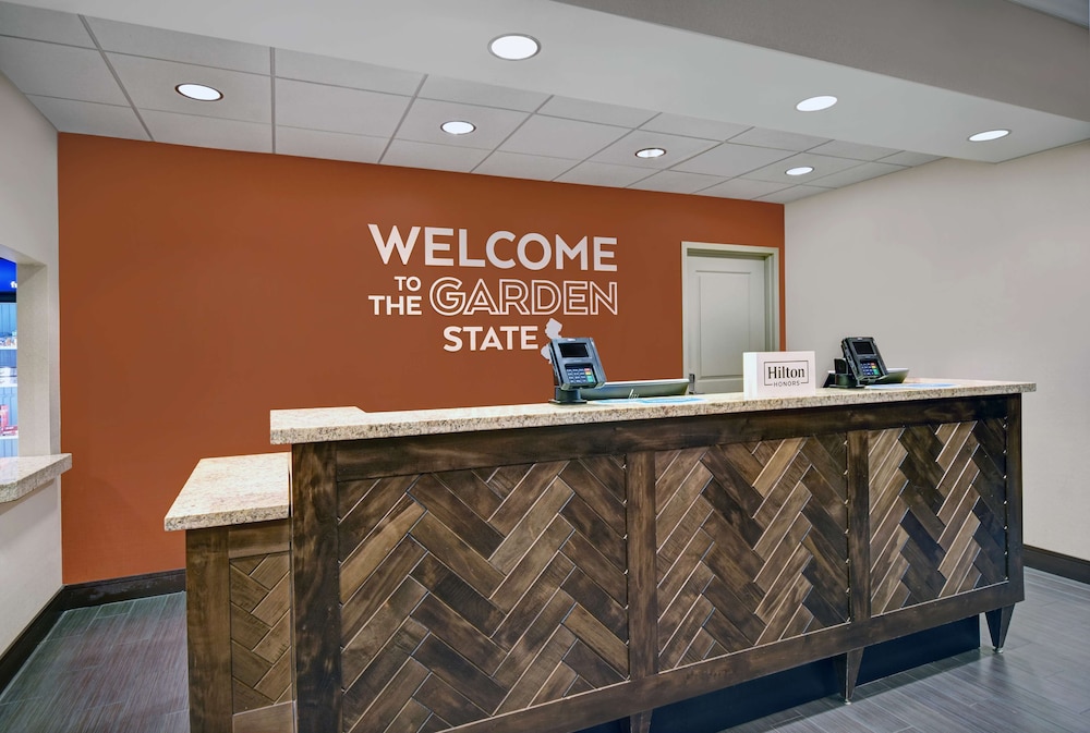 Hampton Inn And Suites Robbinsville 10/57