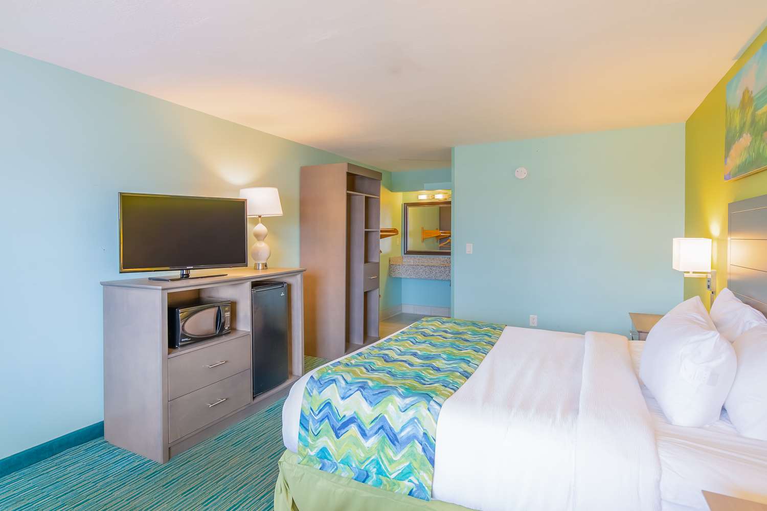 Room, King Bed, Bathtub, Accessible
