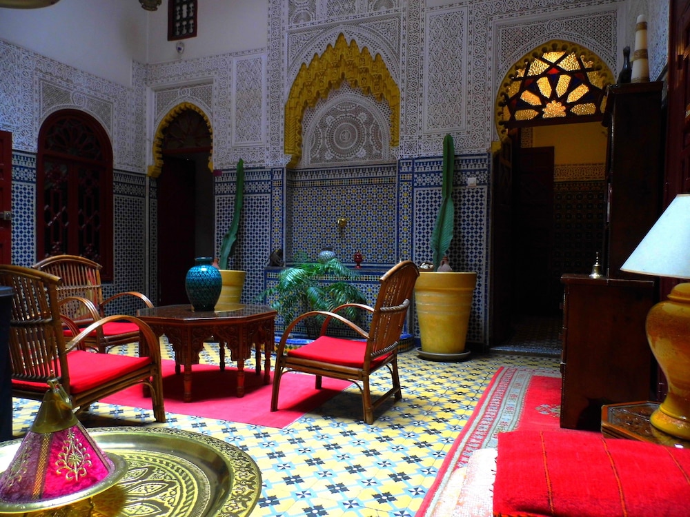 RIAD A LA BELLE ETOILE 64/83