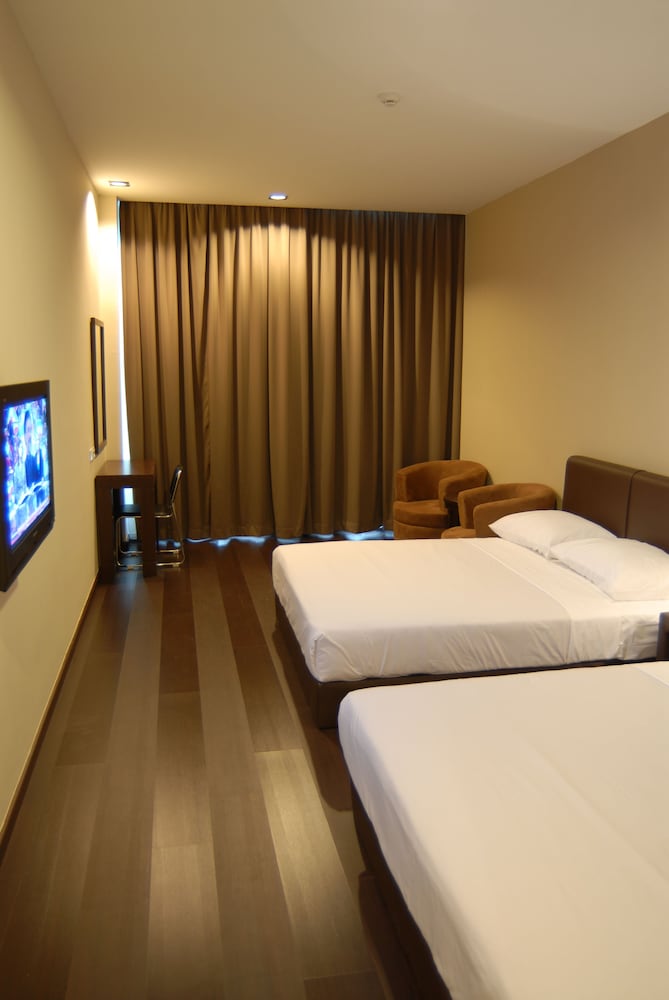 Manja Hotel 5/19