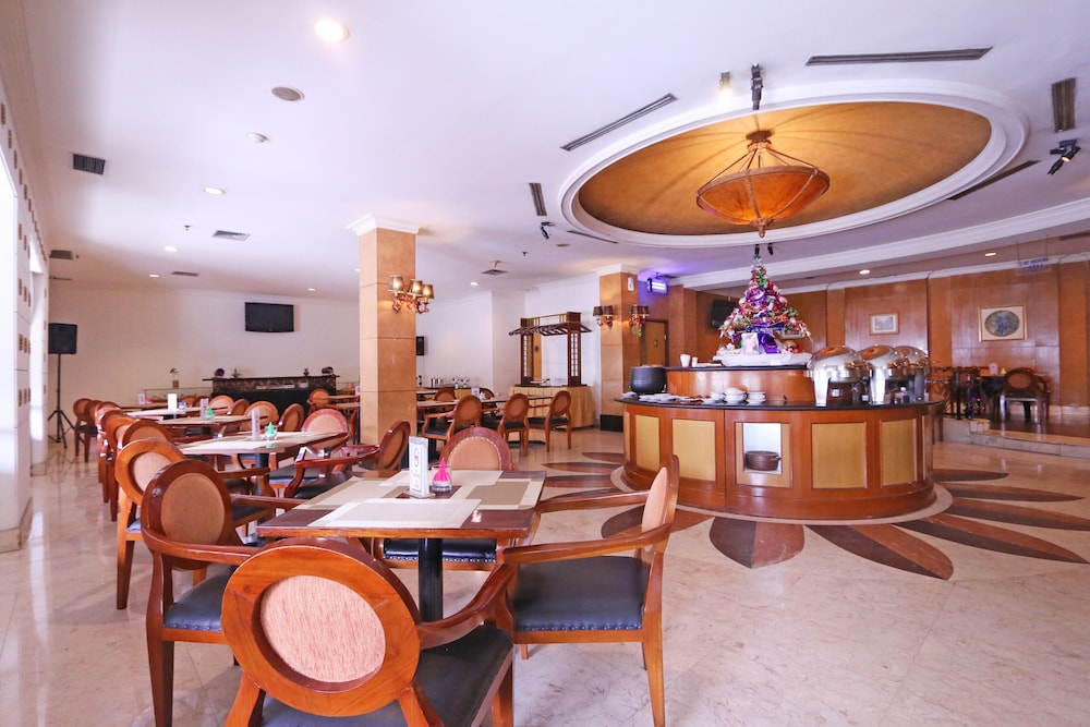Kaisar Hotel 43/56