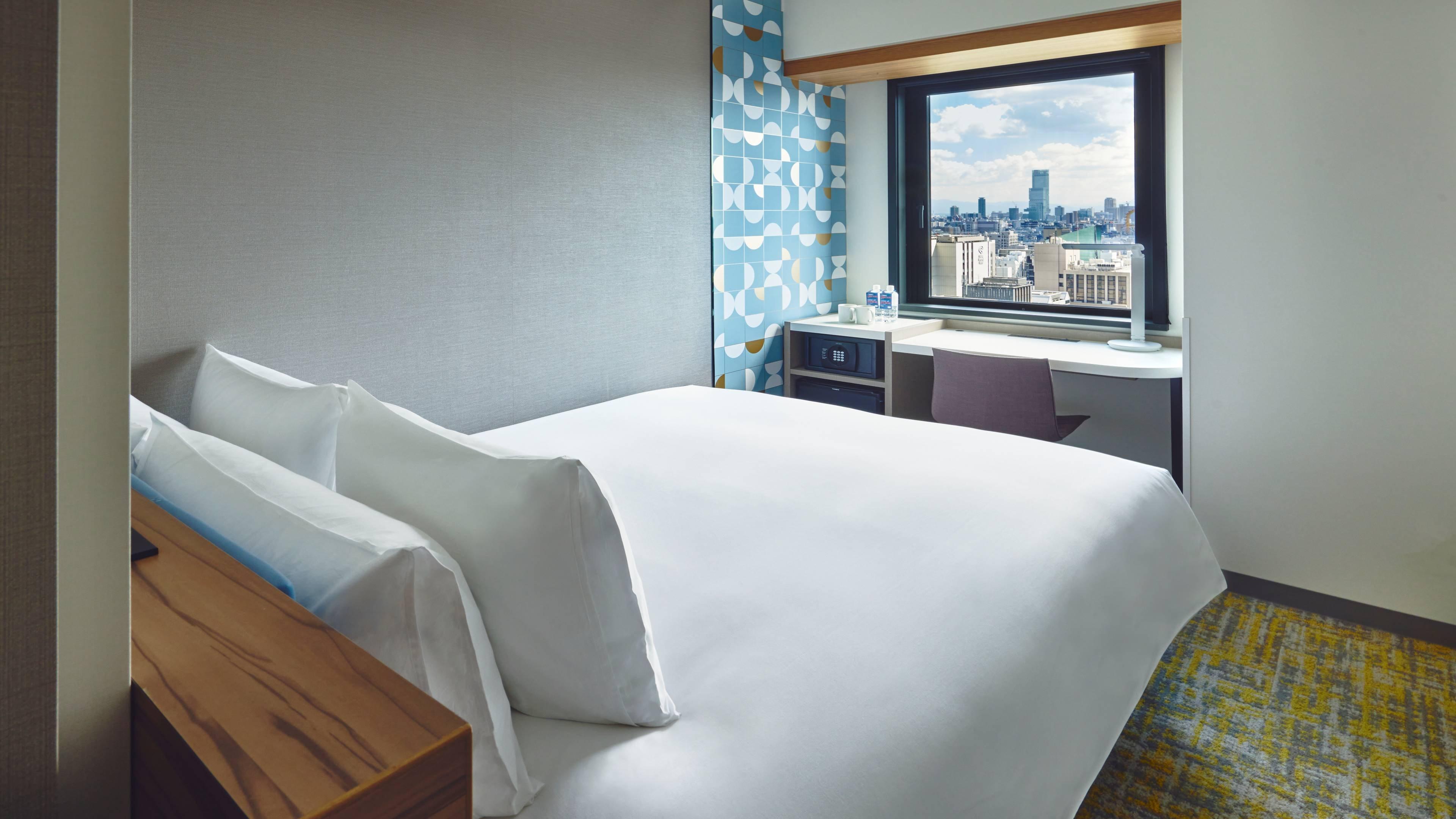 Room, King Bed, City View