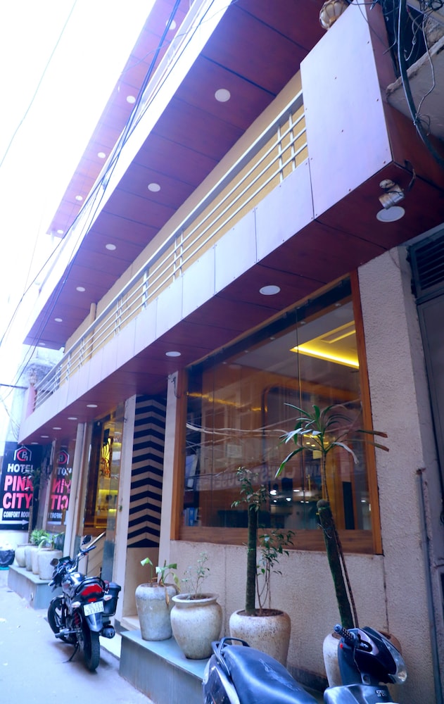 Hotel Pink City 1/43