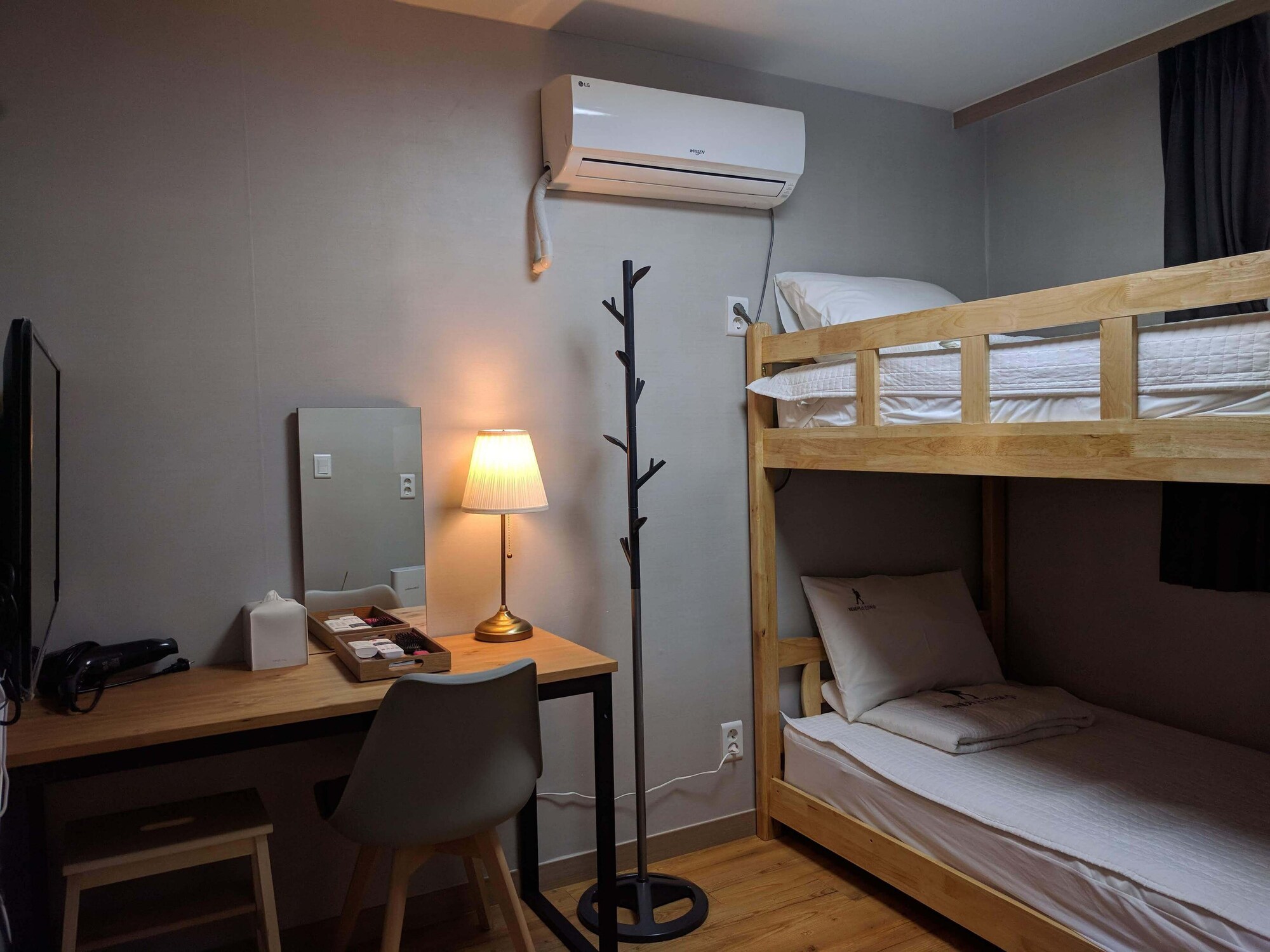 ECONOMY, TWIN BEDS, BUNK BED