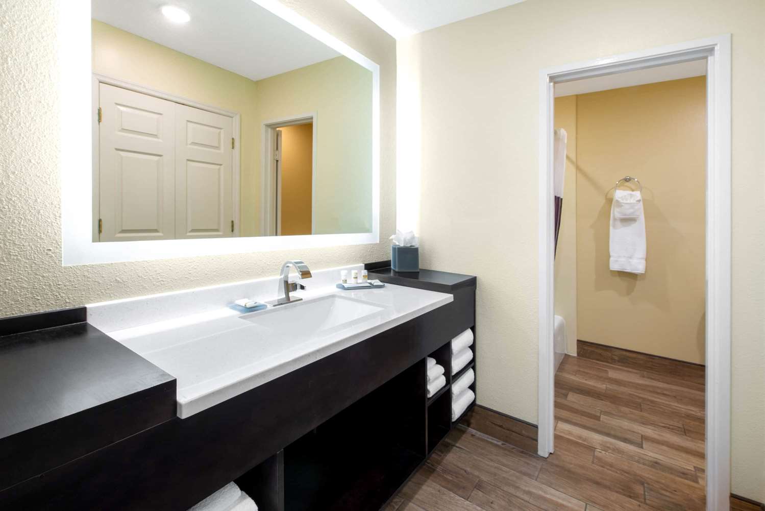 La Quinta Inn By Wyndham Clearwater Central 52/52