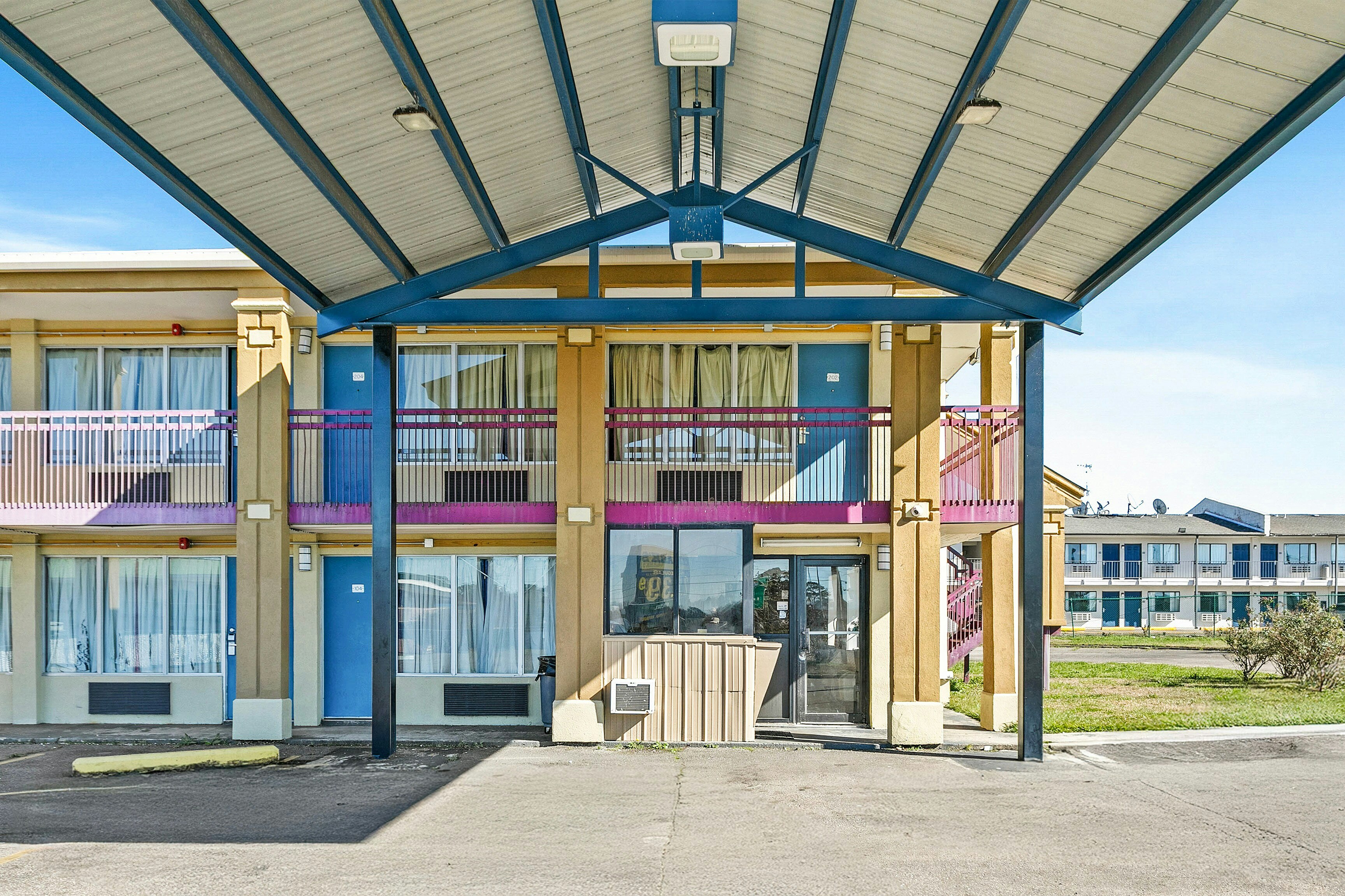 Luxury Inn By Hotel O Hattiesburg, MS 43/50
