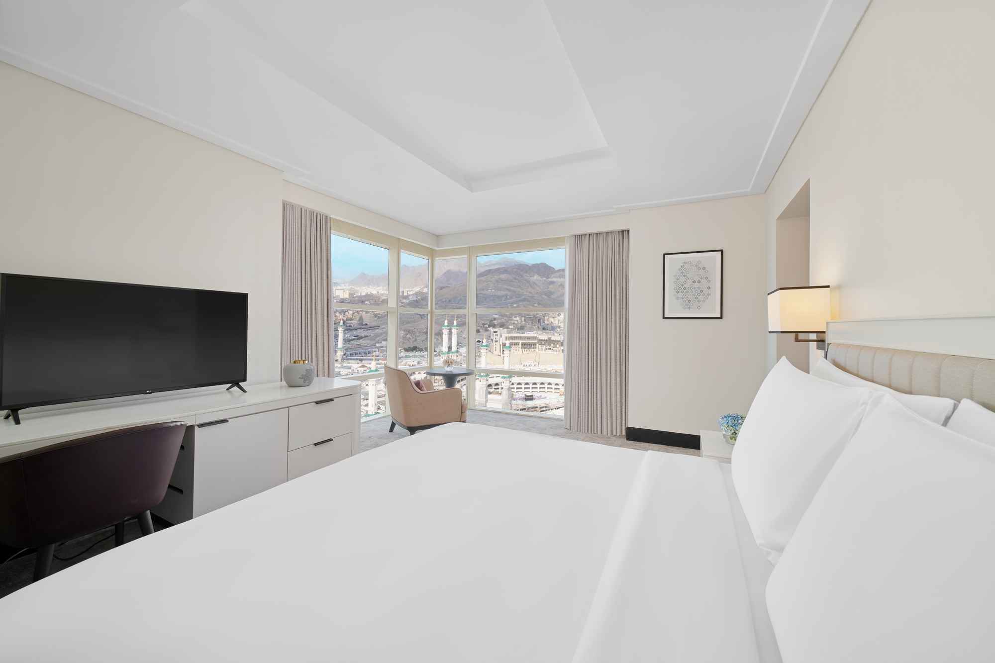 Room, Quadruple, Partial Haram View