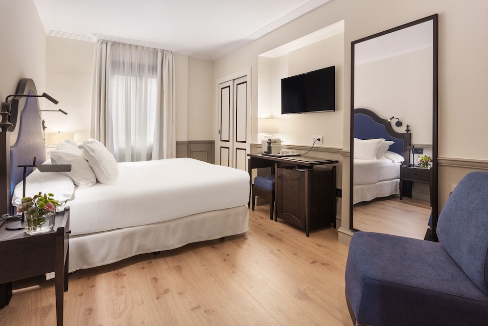 H10 Corregidor Boutique Hotel 11/65