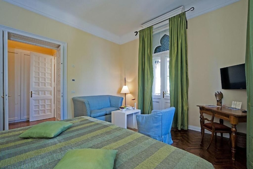Hotel Villa Astra 10/50