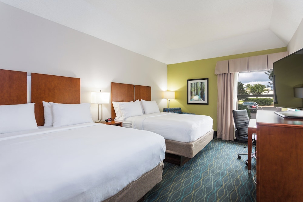 Holiday Inn Express Hotel And Suites Wilmington University Center 25/62