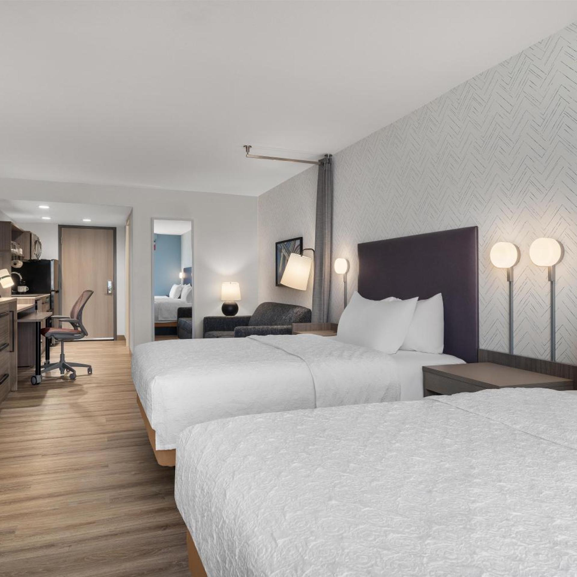Studio, Suite, 2 Queen Beds, Sofa, Accessible