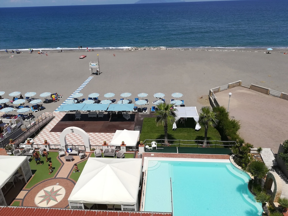Il Gabbiano Beach 3/50