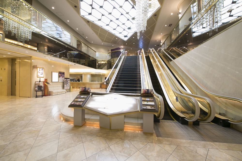 Shin Osaka Washington Hotel Plaza 32/52