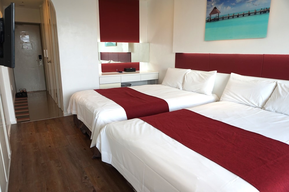 ROOM, DOUBLE OR TWIN BED, TOWN VIEW