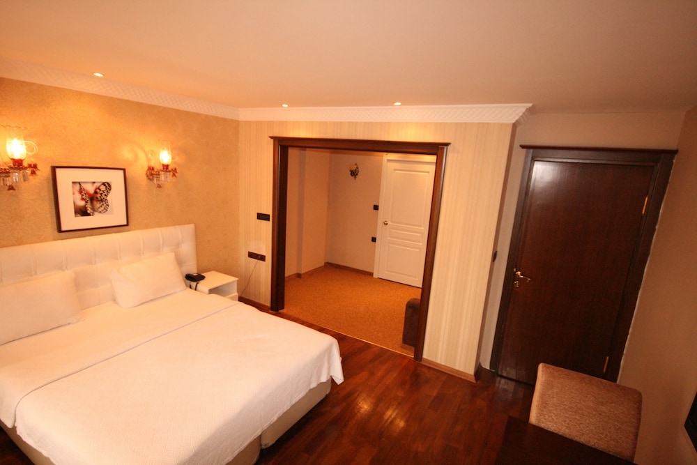 MANGANA KONAK HOTEL 12/64