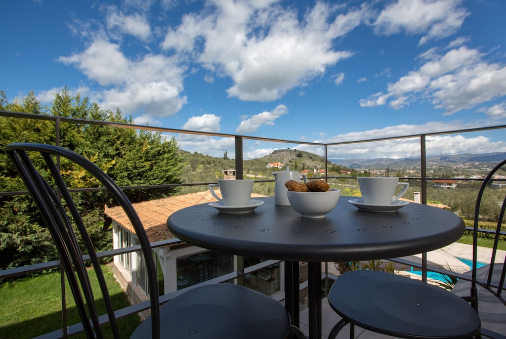 Anthemion Suites And Villas 38/50