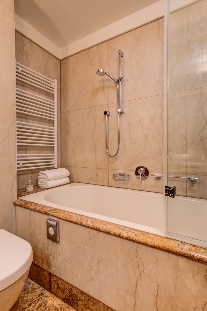 Hostel Santini Prague 47/50