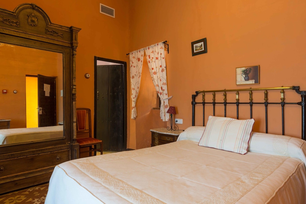 Palacio Guzmanes Hospederia Rural 7/64