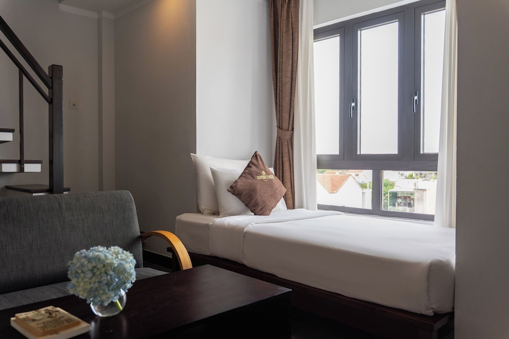 دوبلكس عائلي بسرير مزدوج بإطلالة على الفناء مع أريكة، Hoi An Odyssey Hotel 5/5