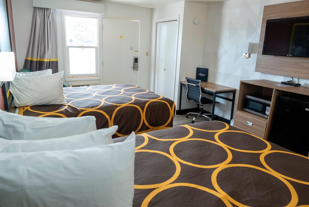 Super 8 by Wyndham Newcastle 19/59