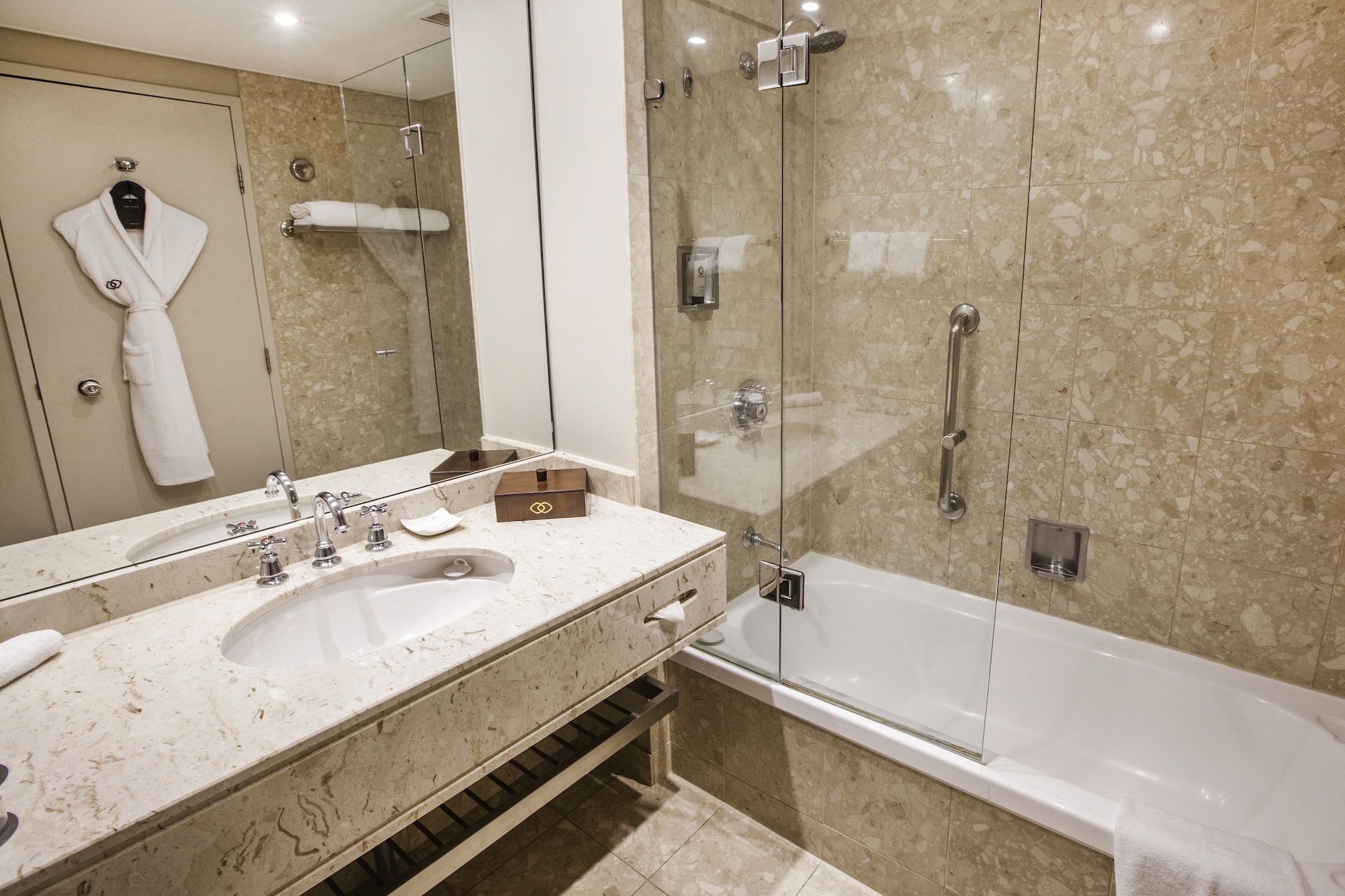غرفة سوبيريور بسريرين مزدوجين، SOFITEL BRISBANE CENTRAL 5/7