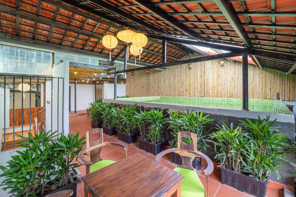 A Tran Boutique Hotel 63/67