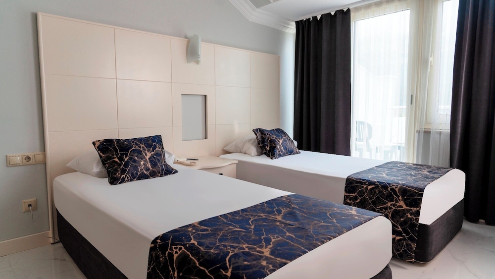 Rox Royal Hotel 16/67