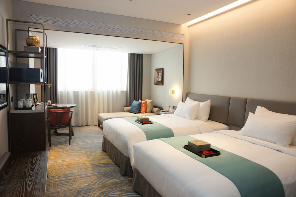Dong Fang Hotel 18/74