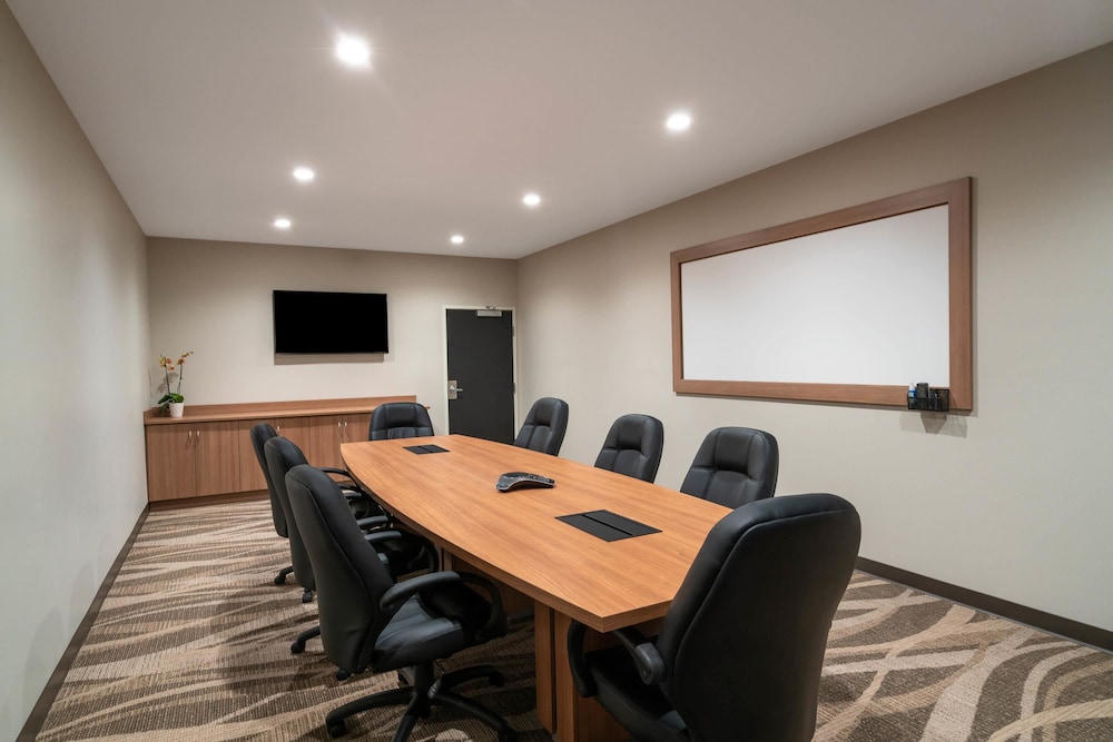 Microtel Inn And Suites By Wyndham Carlisle 50/60