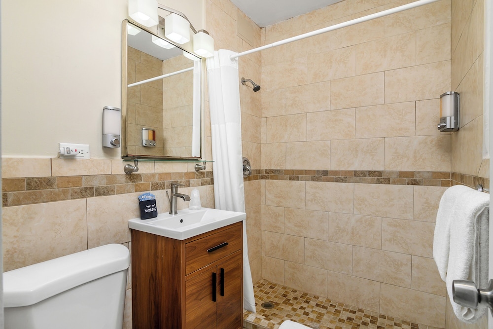 ROOM, 2 DOUBLE BEDS, POOL SIDE