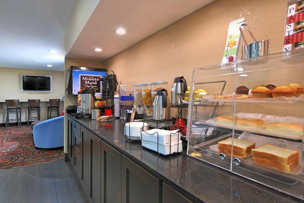 Best Western Cedar Inn 21/24