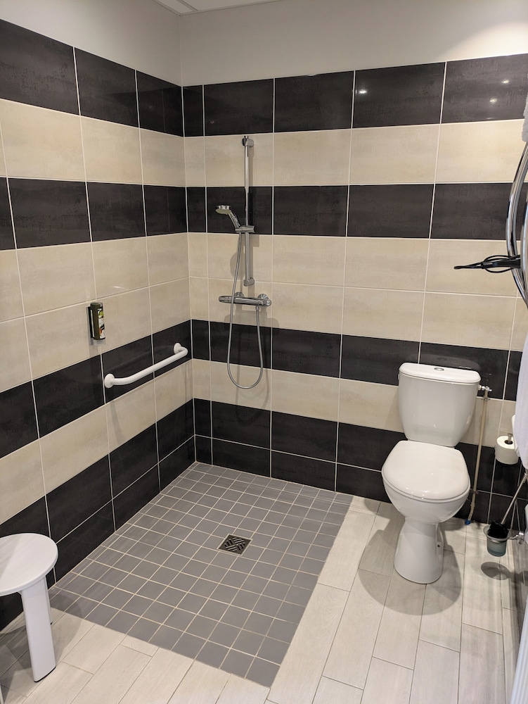 HOTEL LE SAINT FLORENT 23/30