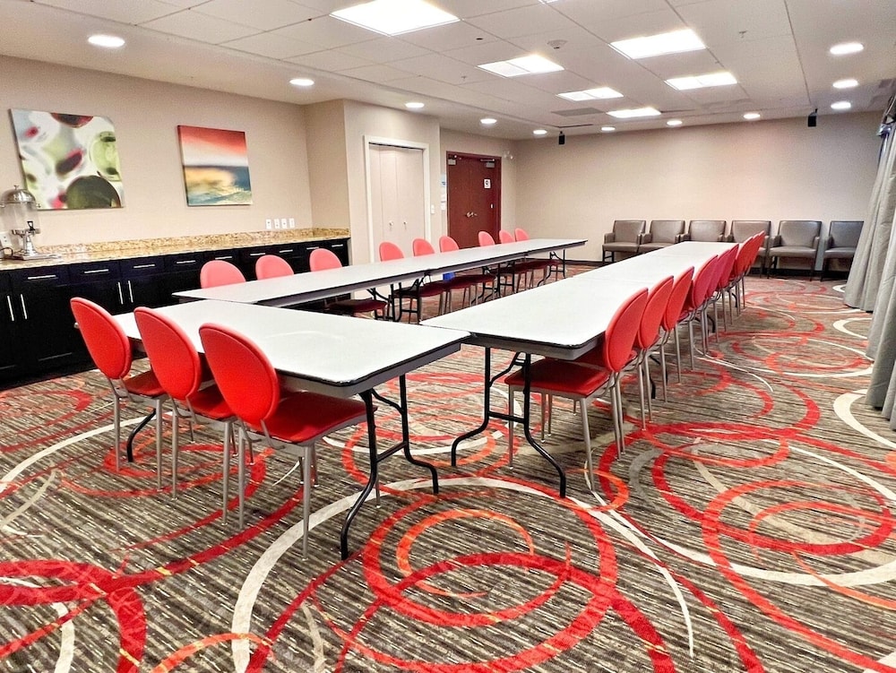 Chateau Inn and Suites Bonnyville 39/42